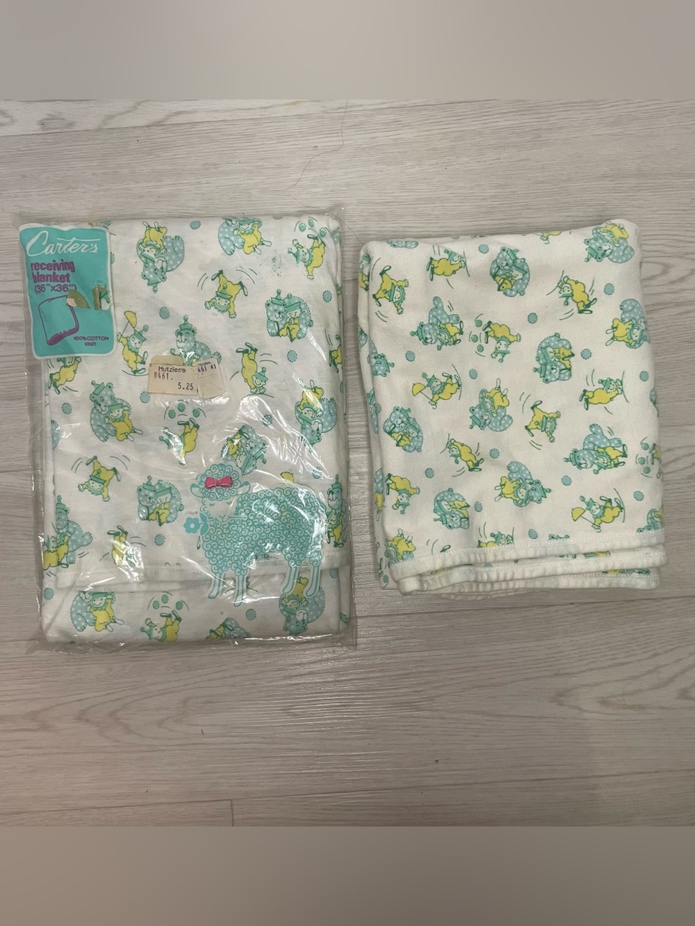 Vintage Carter’s Set of 2 White w AnimalsBaby Receiving Blankets One Brand New